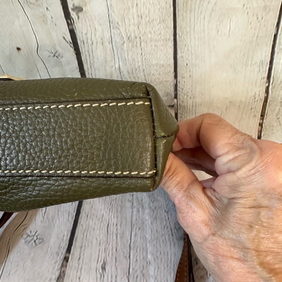 Dooney & Bourke Pebble grain Olive letter carrier - Picture 10 of 10